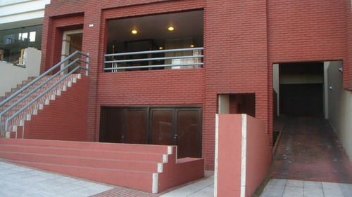 Imagen 1 de 14 de Local -zona Alberti Y Boulevard Maritimo-vista Al Mar