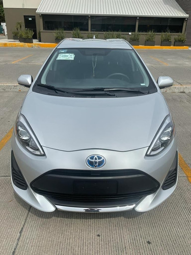 Imagen 2 de 12 de Toyota Prius C 2020 Hibrid 1.5 At