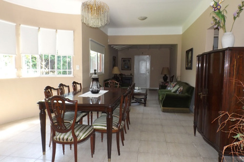 Imagen 4 de 20 de Casa De 4 Dormitorios En Barrio Inglés