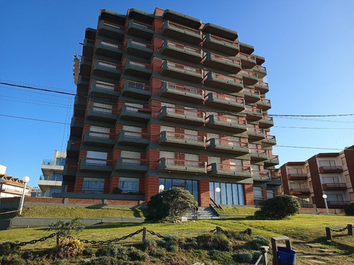 Imagen 5 de 12 de Departamento Con Vista Al Mar 4 Ambientes