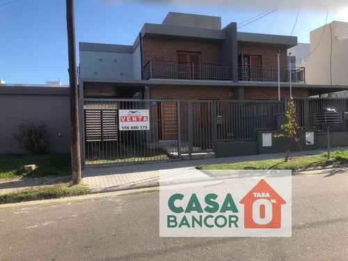 Duplex 2 Dorm. Lomas Del Chateau - Apto Bancor