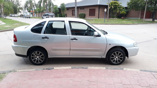 Vw Polo Classic 1.9 Sd Comfortline 2005 Financiado