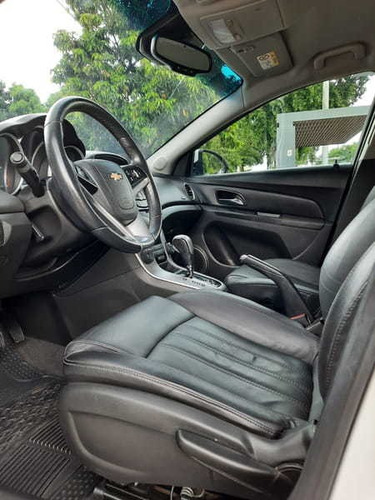 Imagem 9 de 15 de Cruze Lt Sedan Automático 1.8 2016
