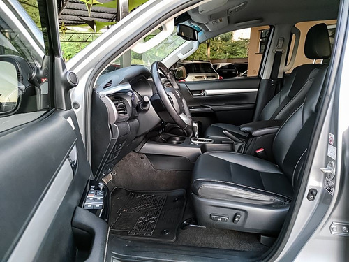 Imagem 9 de 15 de Toyota Hilux 2.7 Srv 4x4 Cd 16v 4p 2019