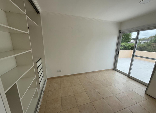 Casa En Village Del Parque 4 Ambientes J.m. Gutierrez