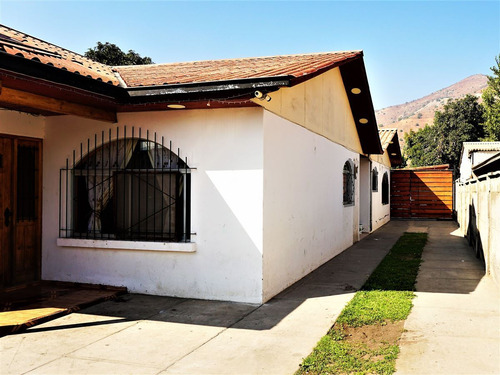 Casa En Venta De 4d 3b, En La Calera. Región De Valparaíso.