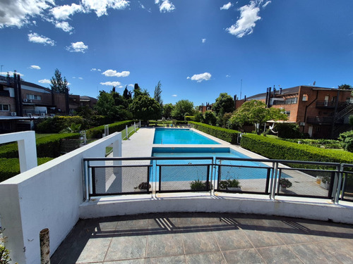 Venta Tipo Casa 3 Amb C/cochera, Jardín Y Parrilla Pilar