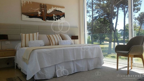Imagen 7 de 26 de Casa En Mansa,barrio Privado, Punta Del Este, 4 Dormitorios Y Piscina Climatizada.