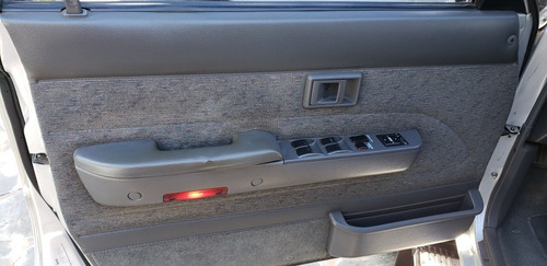 Toyota Hilux 3.0 D/cab 4x4 Sr 2002