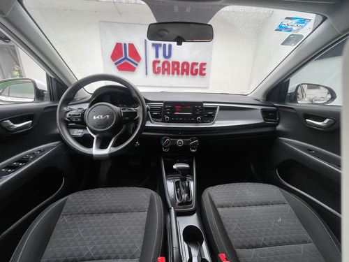 Kia Rio 1.6 L Sedan At