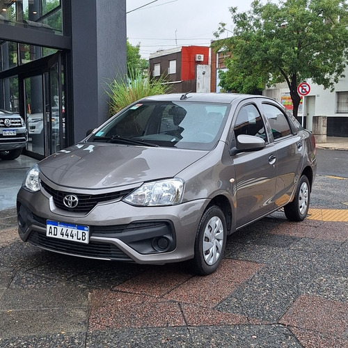 Toyota Etios 1.5 Sedan X