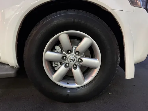 Nissan Armada 5.6 Se Piel Qc 4x2 At