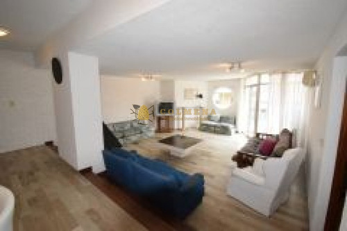 Apto En Peninsula, Muy Amplio En La Mejor Ubicación De Punta Del Este , 3 Dormitorios, 3 Baños, Dep. De Servicio Con Baño, Y Garaje.-ref:2234