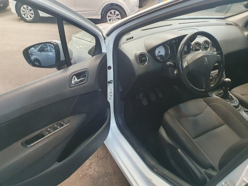 Imagen 8 de 15 de Peugeot 308 Allure 1.6 Nafta Manual 5 Puertas 2015 Vl