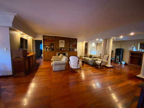 Venta- Casa Con Pileta Y Quincho!