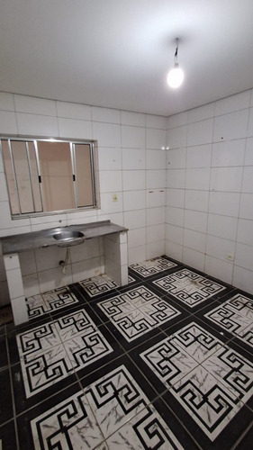 Imovel Com 4 Casas De 3 Cômodos Banheiro Quintal E Garagem