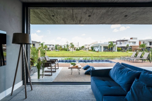 Imagem 26 de 30 de Casa À Venda Em Xangri-lá - Ca00969 - 34941977