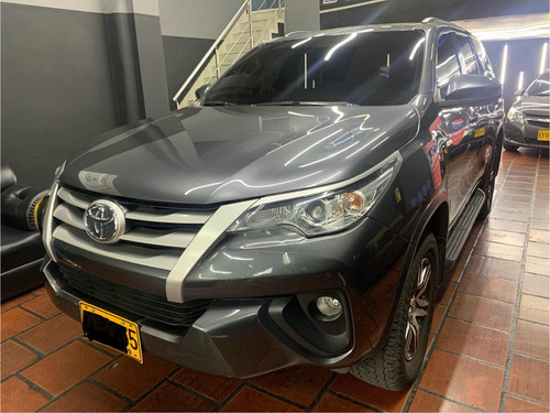 Toyota Fortuner 2.4 Tdi