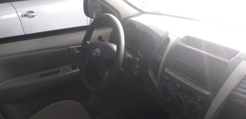 Toyota Hilux 3.0 Srv Aut 4x4. Año 2005
