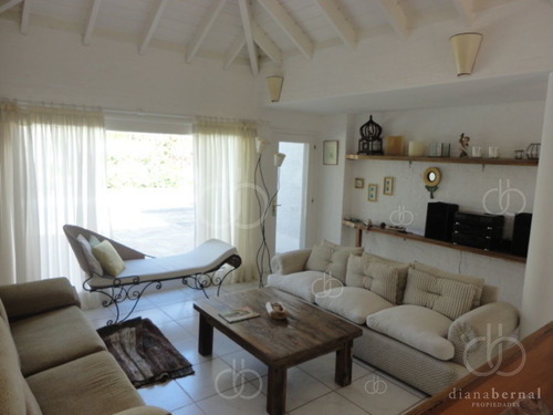 Imagen 9 de 30 de Punta Del Este, Rincon Del Indio, Brava, 3 Dormitorios Y Piscina.