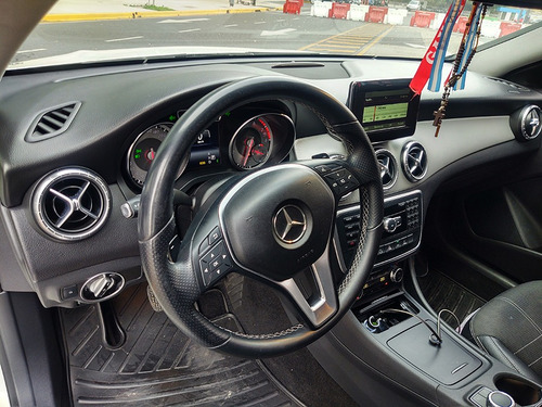 Imagen 12 de 22 de Mercedes Benz Cla 200 2015 Cla200 At Abasto Motors