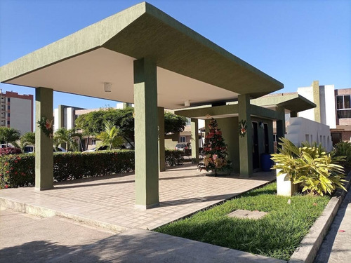 Imagen 13 de 15 de Rincon Gardens Hermoso Tonwhouse Código 130588 Vende Yackeline Tovar 04145831984