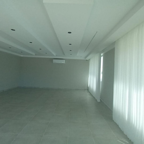 Apartamento Nuevo En Evaristo Morales, Una Habitacion, 11/2 Baños Terraza, Gym Salon Multiusos
