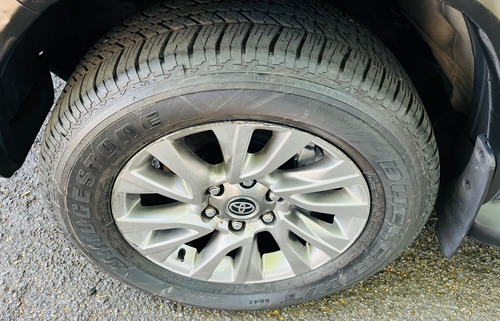 Toyota Hilux SW4 2.7 SRV 7 LUGARES 4X2 16V