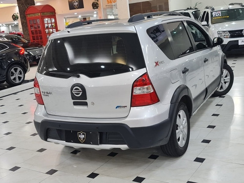 Imagem 10 de 18 de Nissan Livina Livina X-gear 1.6 Flex 4p Manual 2010