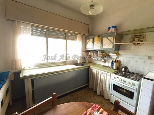 Imagen 2 de 15 de En Venta Casa De Dos Dormitorios En Colonia Del Sacramento