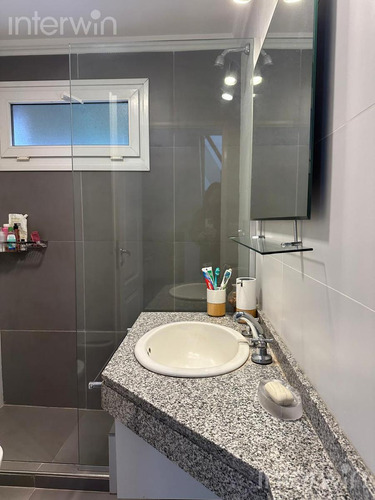 Casa En Los Pilares, 6 Ambientes, C/ Jardin Y Pileta - Venta -