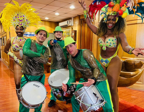 Batucada En Vivo Show Samba Brasil Carnaval Garotas Garotos 