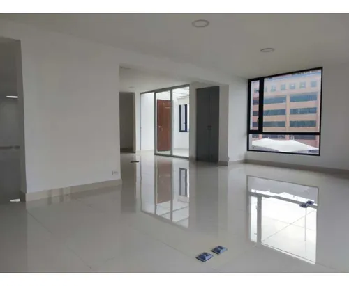 Oficina En Arriendo, Centro Empresarial Av Chile, Bogotá