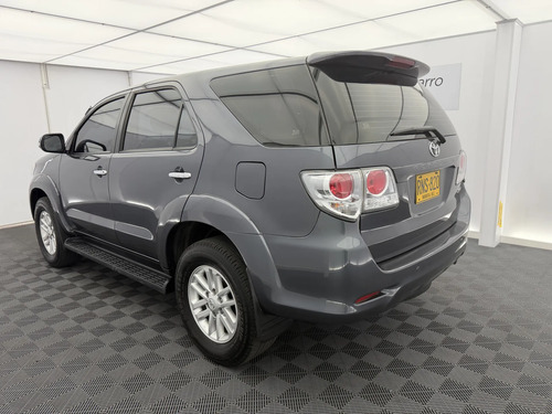 Toyota Fortuner 2.7L 4X4 At