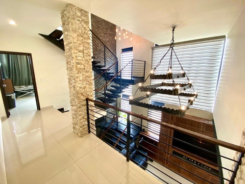 Imagen 10 de 19 de Casa En Venta En Los Robles Residencial Zapopan