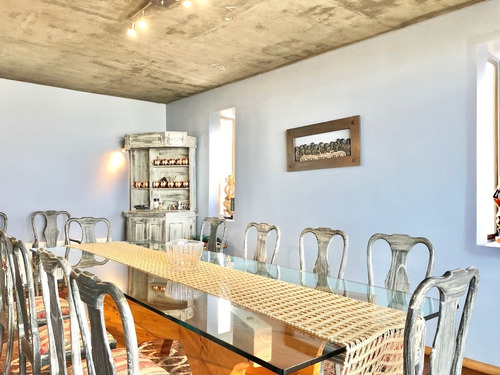 En Venta Interesante Y Sólida Casa En Costa Cachagua