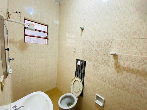 Casa À Venda Com 3 Quartos (1 Suíte) Ampla, Arejada E Pronta Para Morar No Centro De Boituva!