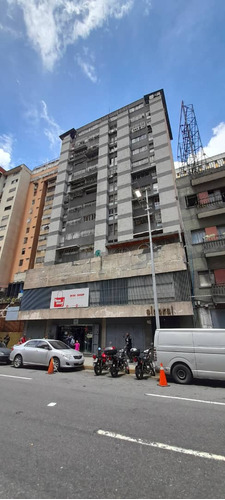 Se Vende Amplio Apartamento En Parque Carabobo