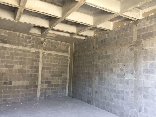 Local Comercial En Renta En Colonia Las Misiones, Santiago, Nuevo León