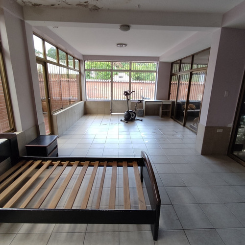 Imagen 4 de 13 de Urb. Prados Del Este, Casa En Venta.