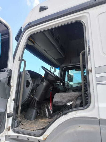 Imagem 13 de 15 de Mercedes Benz Mb 2544 2013
