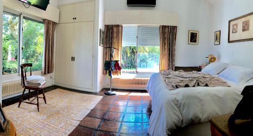 Casa En Pinares A 1 Cuadra De La Playa!- Ref: 235