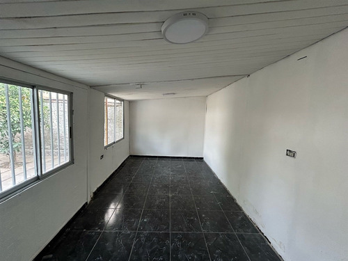 Casa En Venta De 4 Dorm. En El Bosque