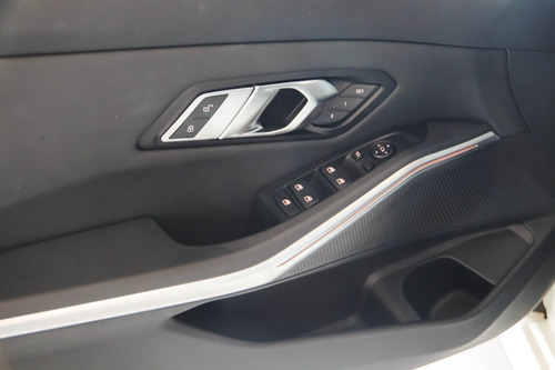 Imagem 10 de 12 de Bmw 330 I Sport