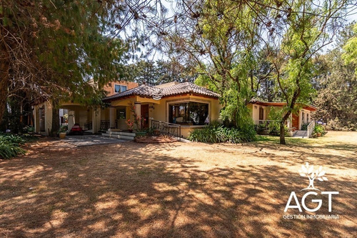 Casa En Venta En Metepec Con Gran Terreno