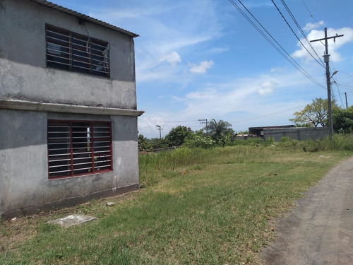 Terreno A La Venta Con Excelente Ubicación En La Col Agricola Industrial, Ver