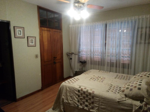 Imagen 13 de 14 de Excelente Casa Con Parque, Quincho, Cochera. Exc Ubicacion