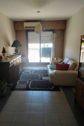 Imagen 3 de 4 de Vendo Amplio Departamento Con Cochera