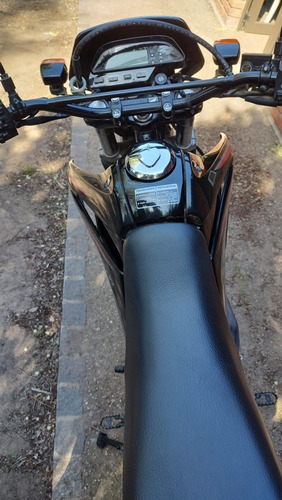 Imagen 15 de 25 de Moto Honda Tornado Xr 250 2016 7300 Km Impecable Original !!