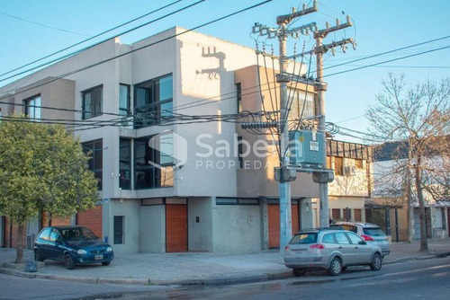 Venta De Casa 3 Dormitorios En La Loma, La Plata